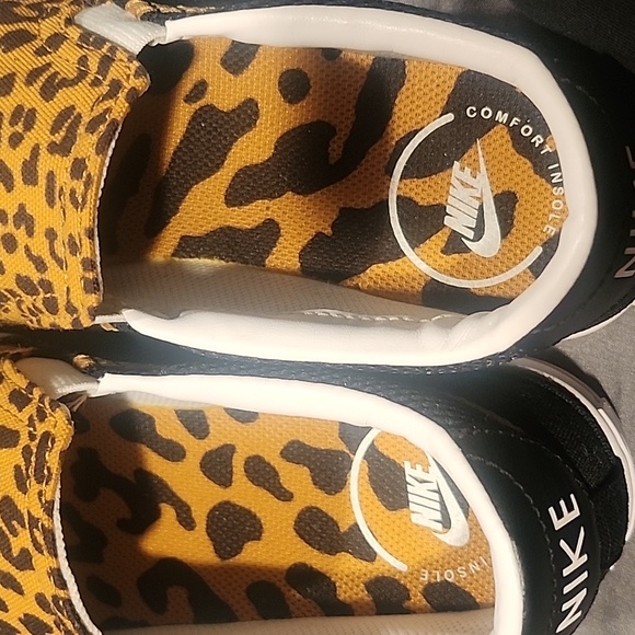 NIKE SHOES - Picture 6 of 6